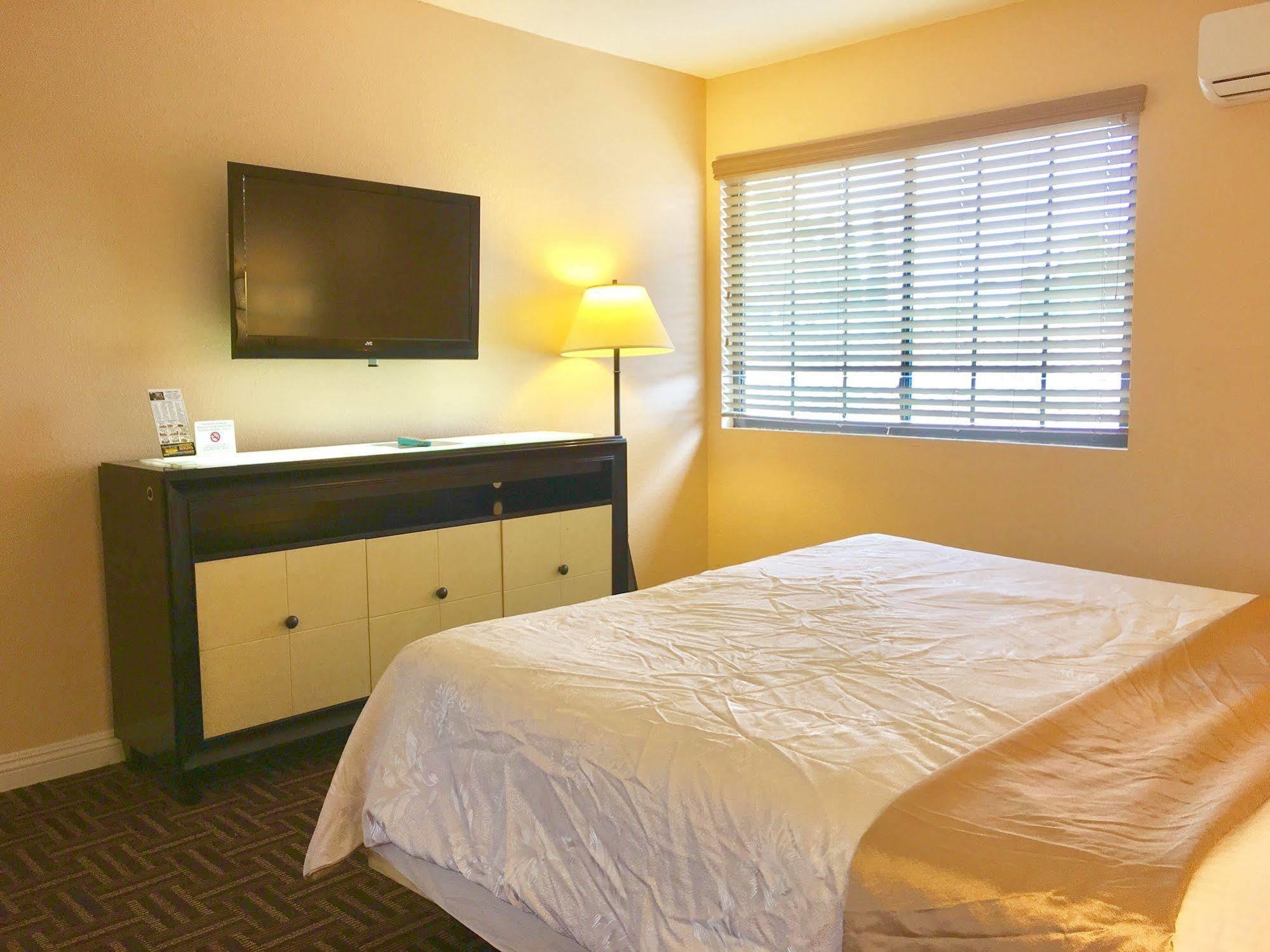 The Lemon Tree Hotel Anaheim Exterior foto