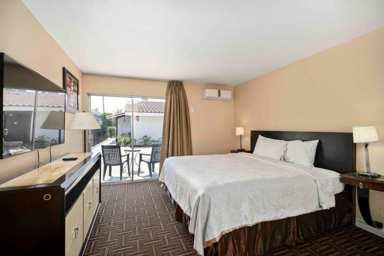 The Lemon Tree Hotel Anaheim Exterior foto